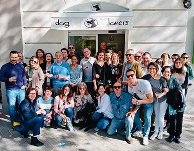 DOG LOVERS