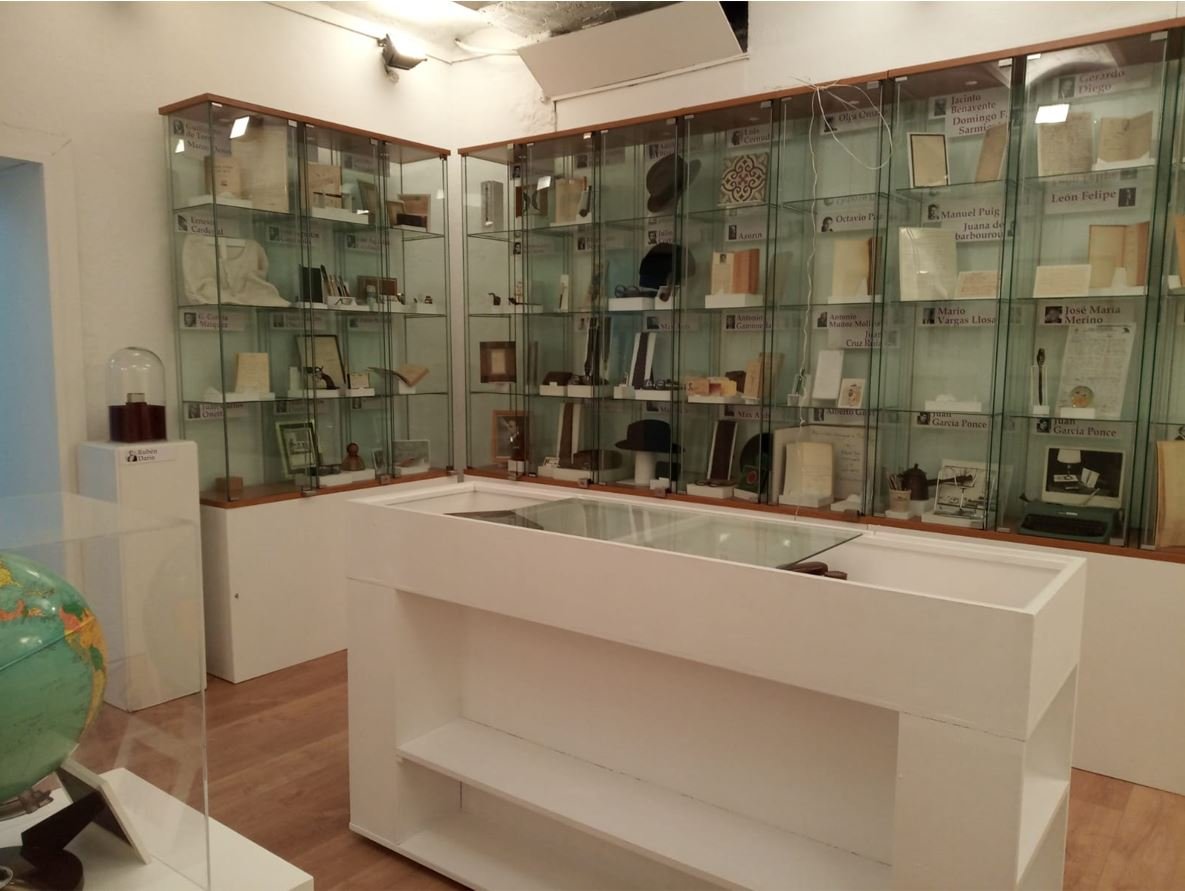 Centro de Arte Moderno - Museo del Escritor - Librería del Centro